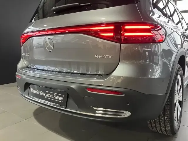 Mercedes-Benz EQB 300