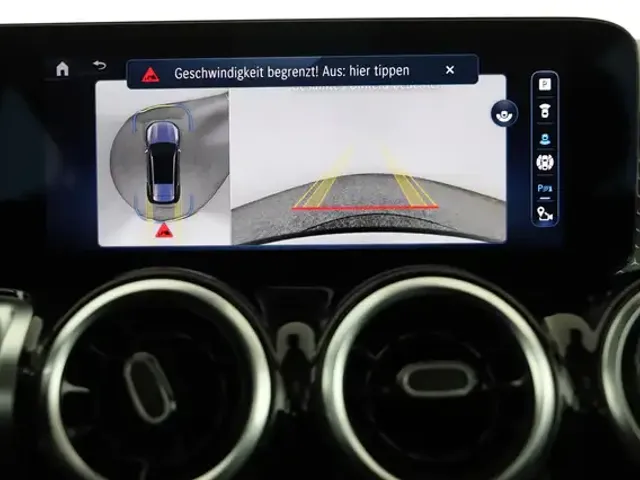 Mercedes-Benz GLB 220