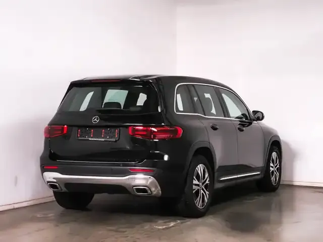Mercedes-Benz GLB 220