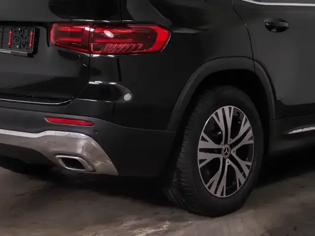 Mercedes-Benz GLB 220