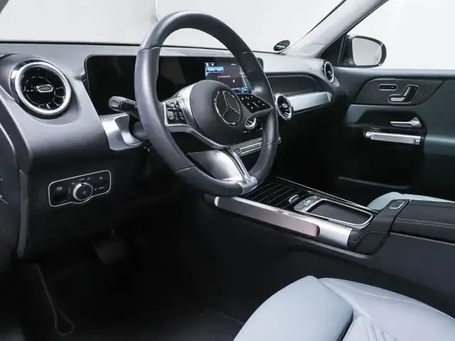 Mercedes-Benz GLB 220