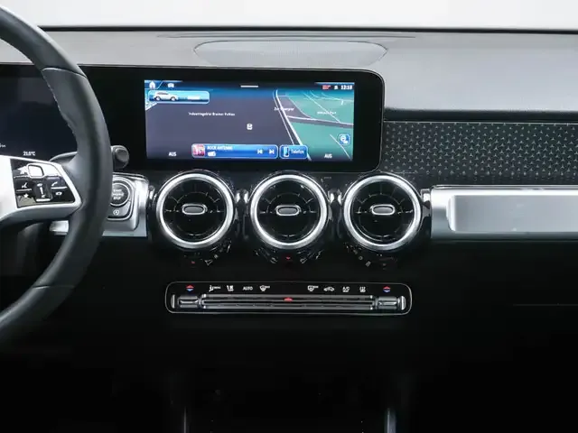Mercedes-Benz GLB 220