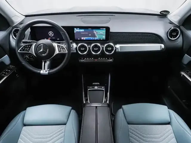 Mercedes-Benz GLB 220