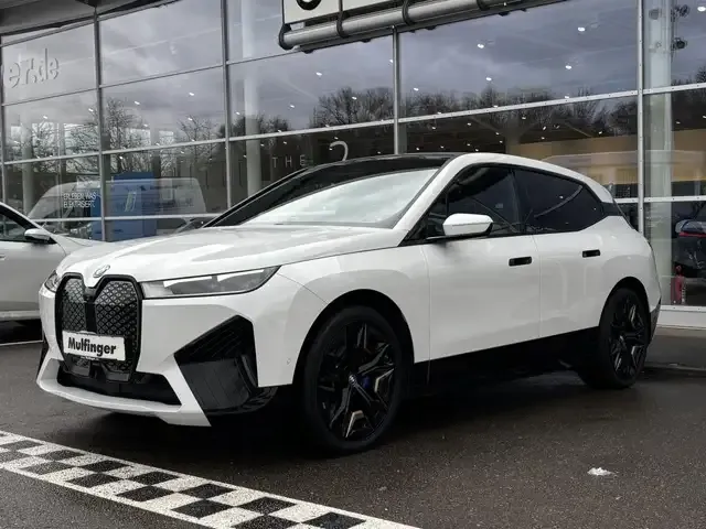 BMW iX