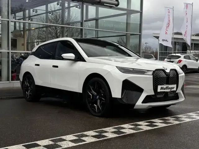 BMW iX