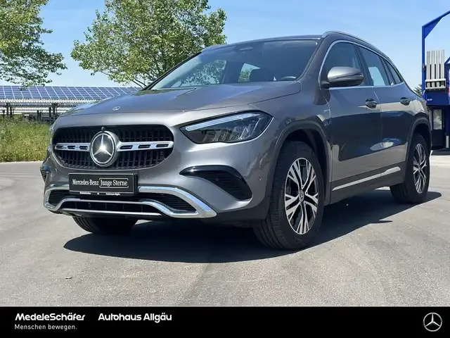 Mercedes-Benz GLA 220