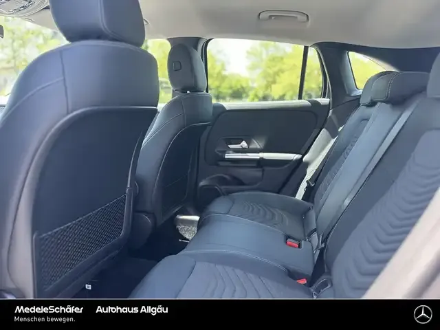 Mercedes-Benz GLA 220