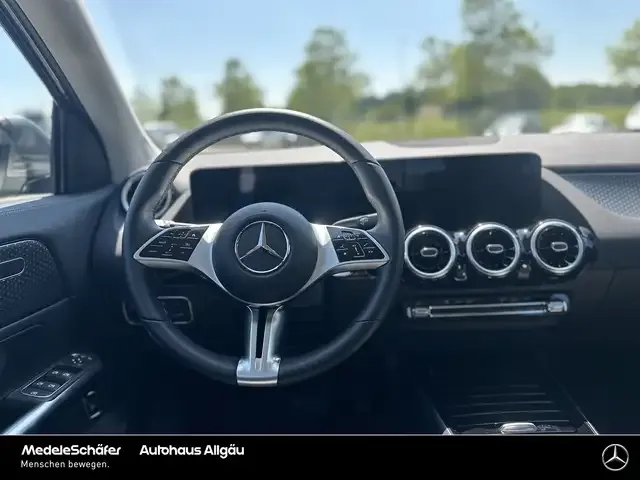 Mercedes-Benz GLA 220