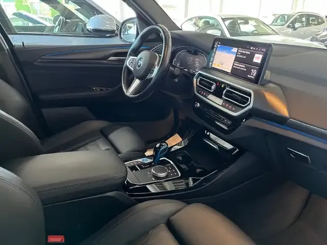 BMW iX3