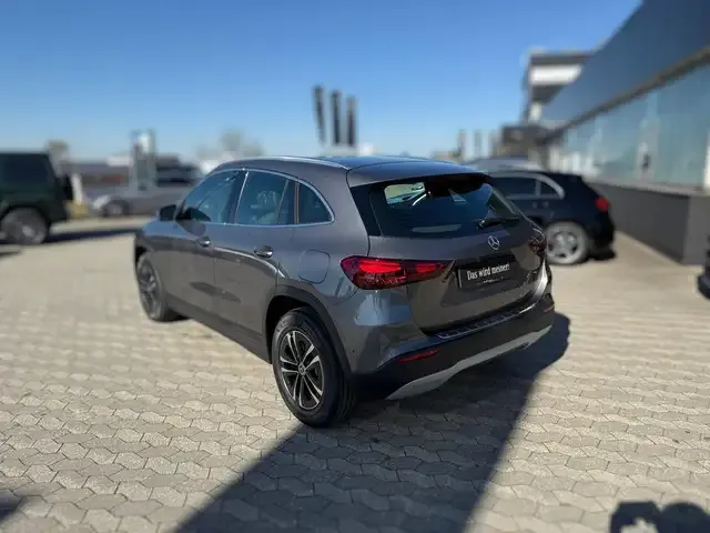 Mercedes-Benz GLA 200