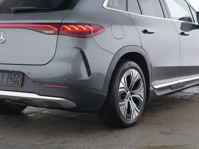 Mercedes-Benz EQE SUV