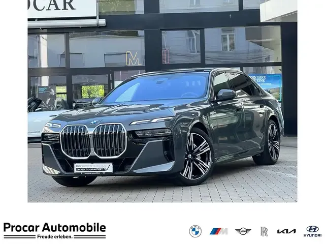 BMW 740