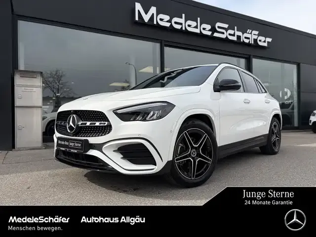Mercedes-Benz GLA 200