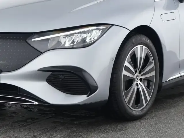 Mercedes-Benz EQE 300