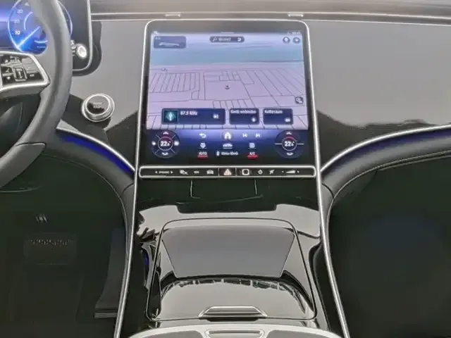 Mercedes-Benz EQE 300