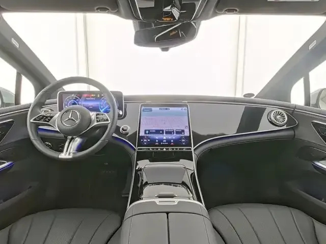 Mercedes-Benz EQE 300