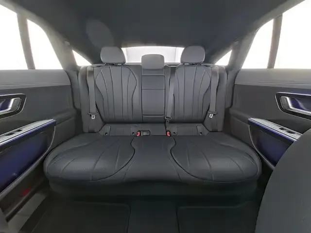 Mercedes-Benz EQE 300