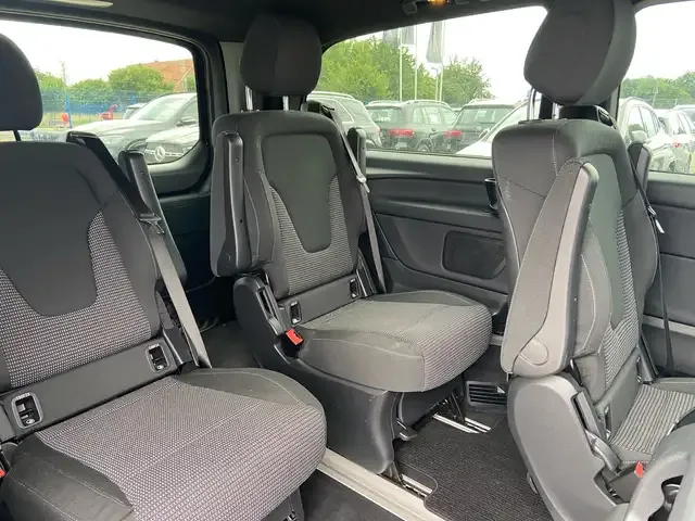 Mercedes-Benz V 250