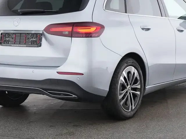 Mercedes-Benz B 220
