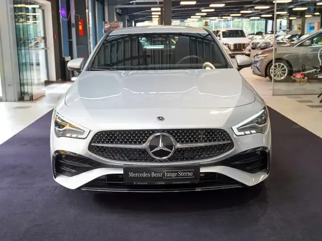 Mercedes-Benz CLA 220