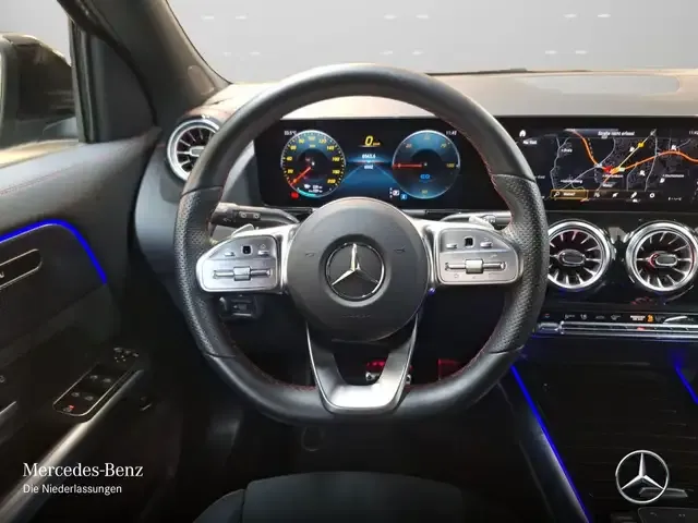 Mercedes-Benz EQA 300