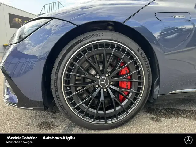 Mercedes-Benz EQE 43
