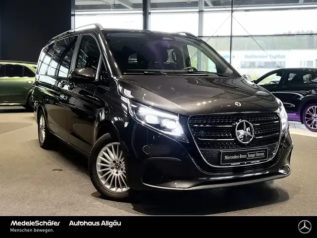 Mercedes-Benz V 220