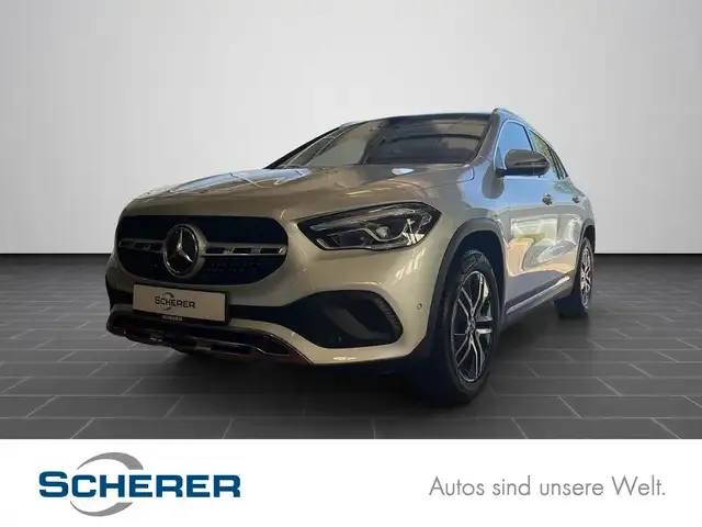 Mercedes-Benz GLA 180