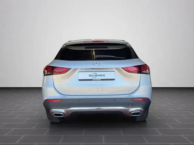 Mercedes-Benz GLA 180