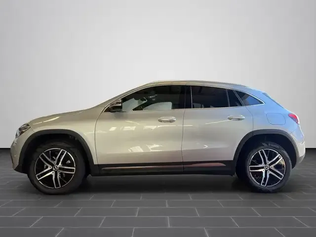 Mercedes-Benz GLA 180