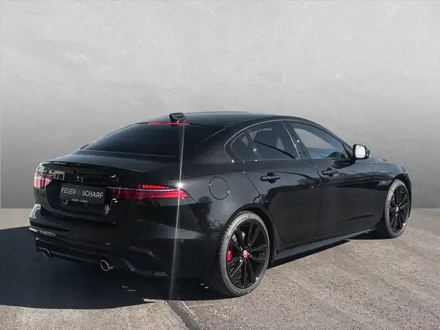 Jaguar XE