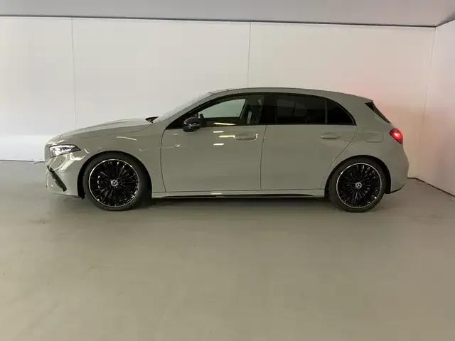 Mercedes-Benz A 220