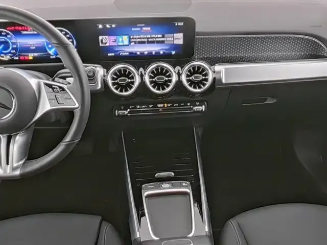 Mercedes-Benz EQB 300