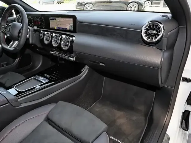 Mercedes-Benz A 220