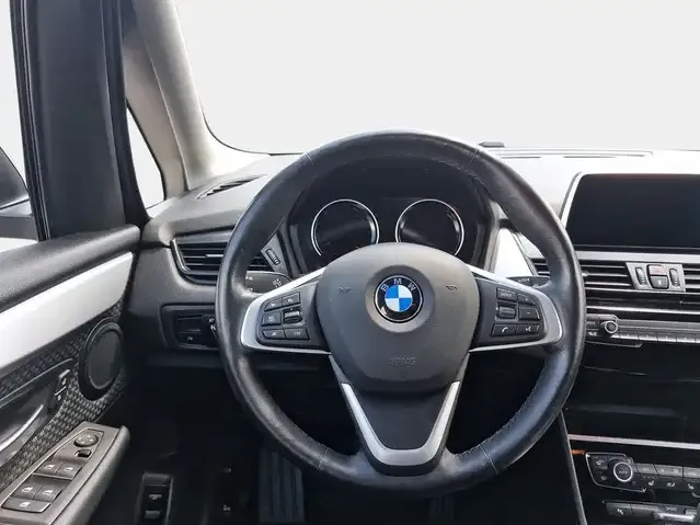 BMW 220