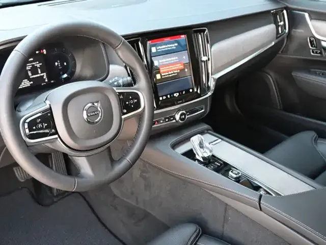 Volvo V90 Cross Country