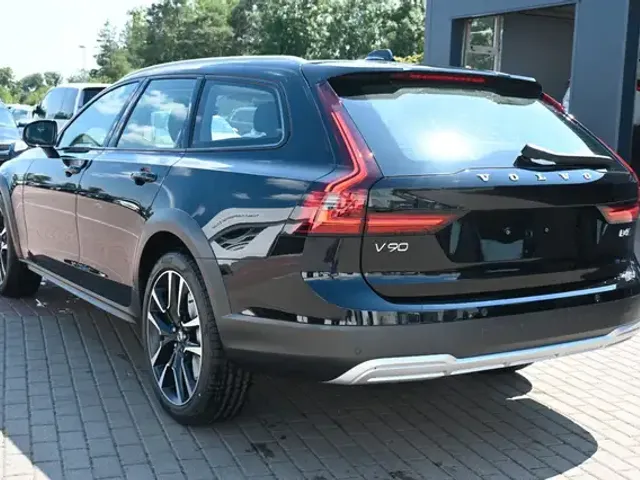 Volvo V90 Cross Country