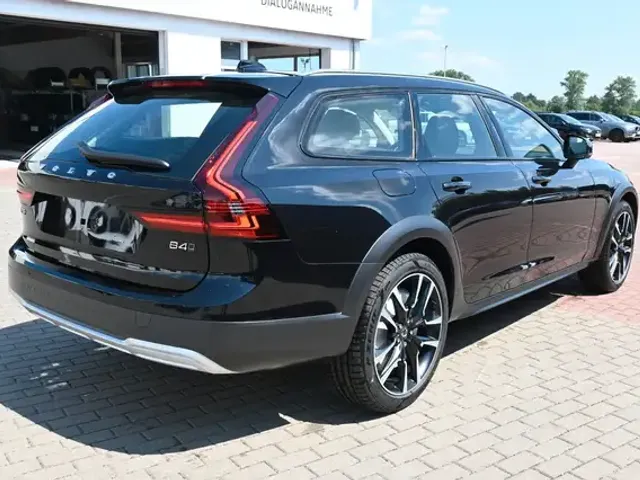 Volvo V90 Cross Country
