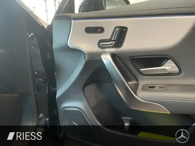 Mercedes-Benz CLA 220