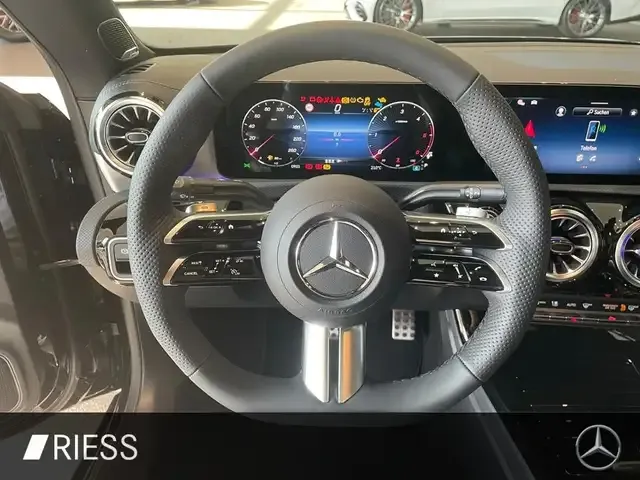 Mercedes-Benz CLA 220