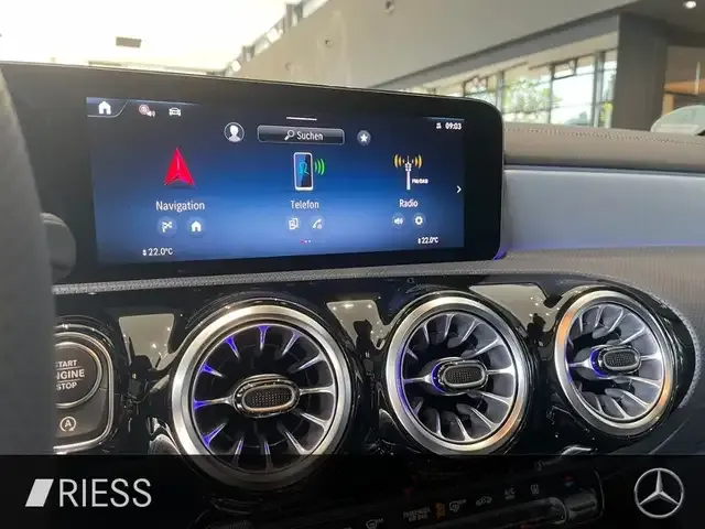 Mercedes-Benz CLA 220