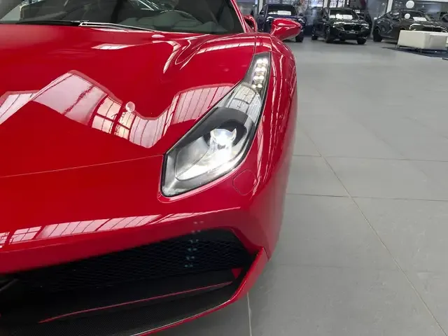 Ferrari 488