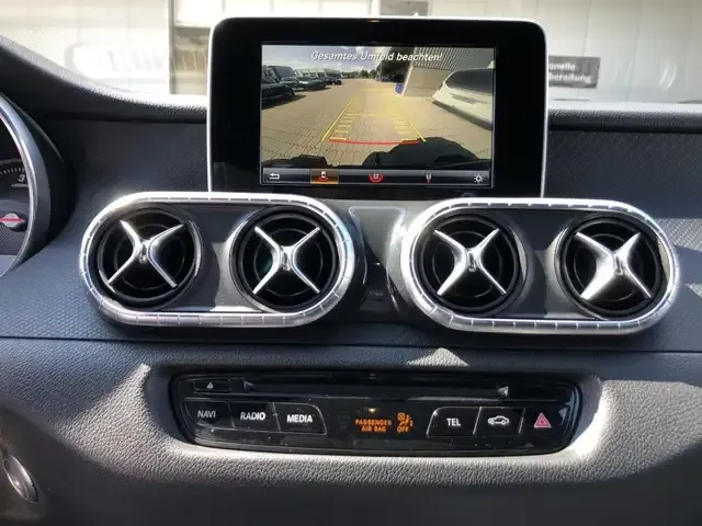 Mercedes-Benz X 350