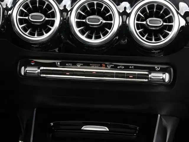 Mercedes-Benz GLA 220