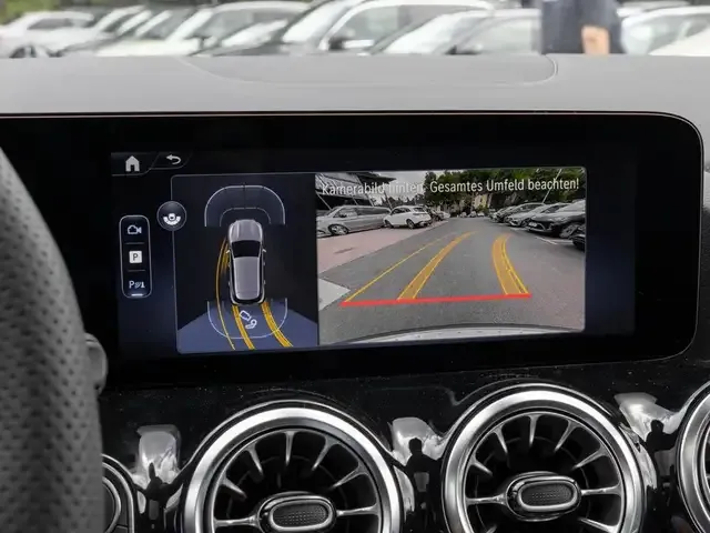 Mercedes-Benz GLA 220