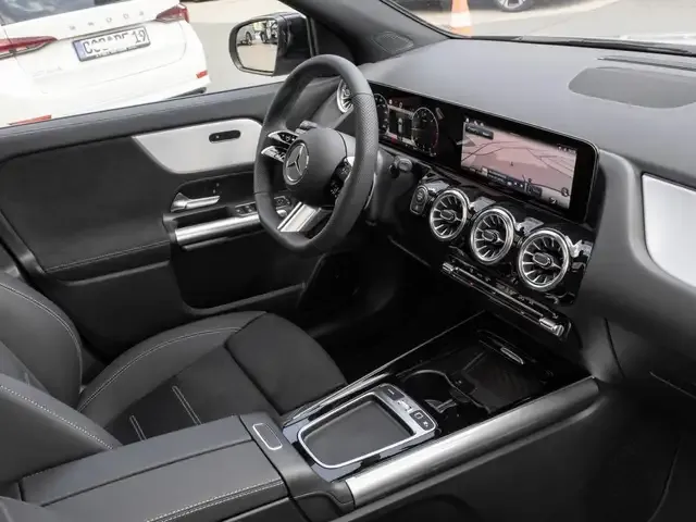 Mercedes-Benz GLA 220
