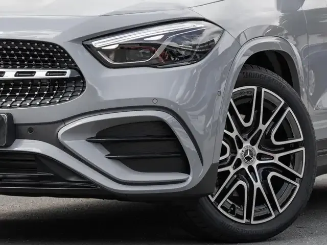 Mercedes-Benz GLA 220