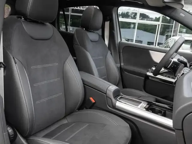 Mercedes-Benz GLA 220