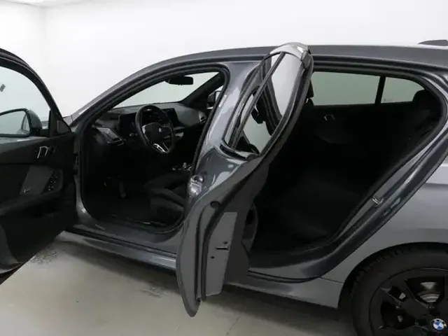 BMW 123