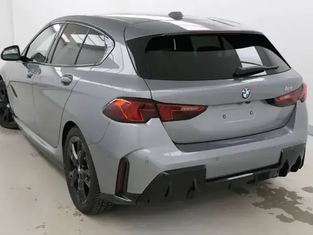 BMW 123